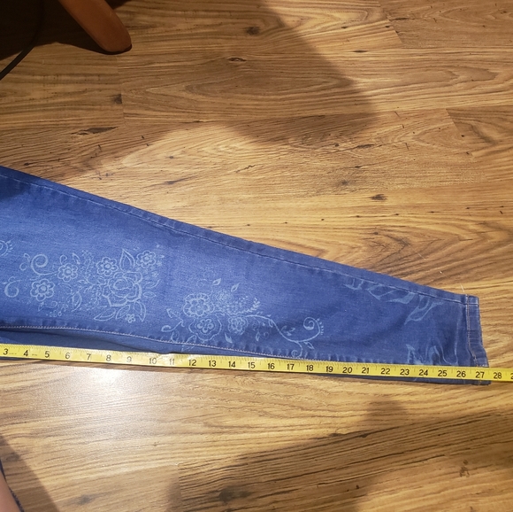 DC JEANS with floral design - Size 16 - Picture 5 of 7